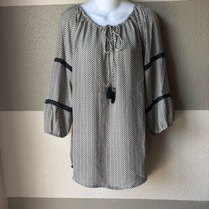 Mustard Women’s Plus Size 4 Chevron Patterned Top Blouse Tassels Keyhole Hi Low